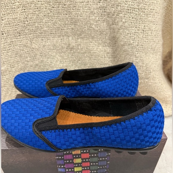 bernie mev. Vibrant Blue Woman’s Slip-Ons - Picture 4 of 7